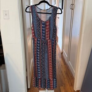 Lavish Floral Midi Dress Size Medium